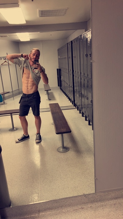 noahqxxx OnlyFans Leaked (7 Photos and 4 Videos) 

 picture 2