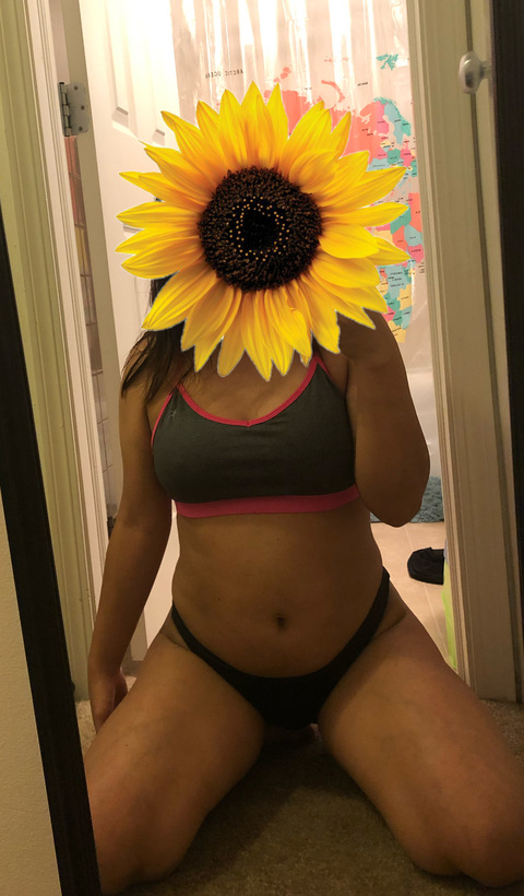 View nofacekarla OnlyFans content for free 

 picture 2