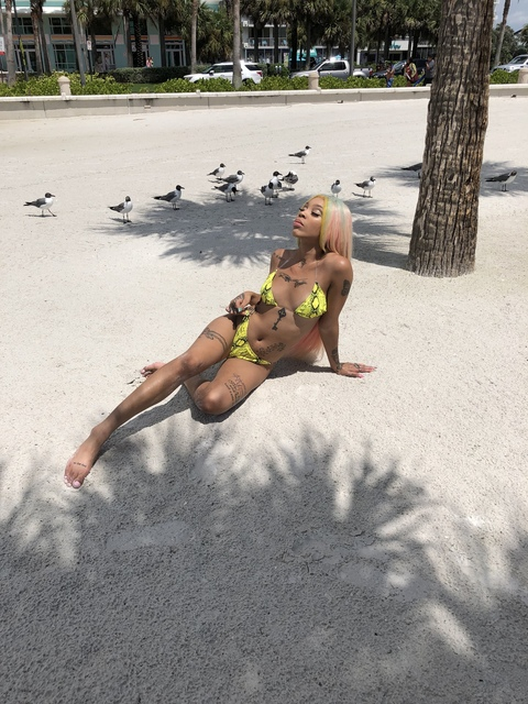 View Nooniesworld (nooniesworld) OnlyFans 53 Photos and 29 Videos for free 

 picture 2