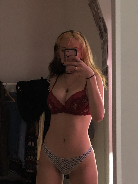 oatmilk6374 OnlyFans Leaks 

 picture 2