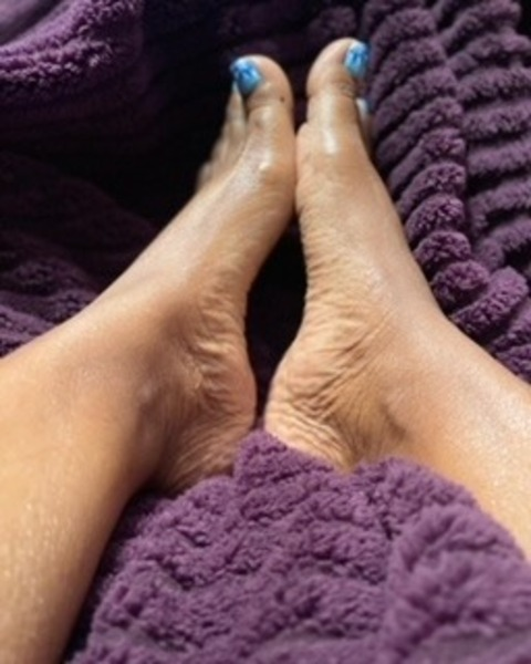 Get Free access to @obsidiansoles (Obsidian Soles) Leaked OnlyFans 

 picture 2