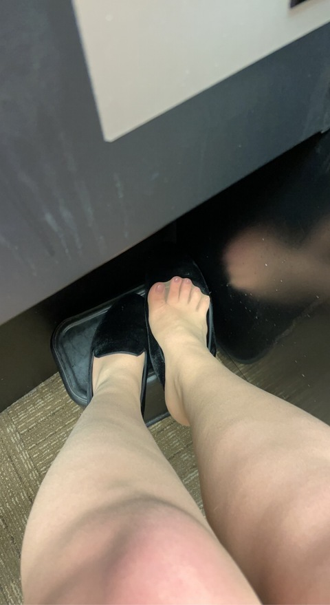 officefeet OnlyFans Leaks 

 picture 2