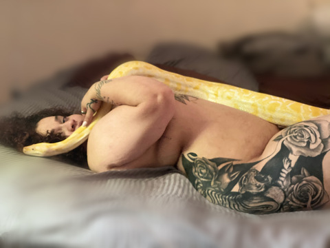 officiallylamedusa OnlyFans Leaked (32 Photos and 56 Videos) 

 picture 2