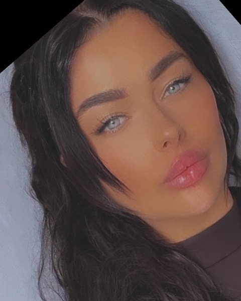 View oliviaellen OnlyFans content for free 

 picture 2