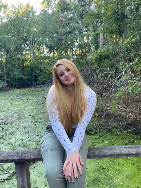 olivialyn OnlyFans Leak 

 picture 2