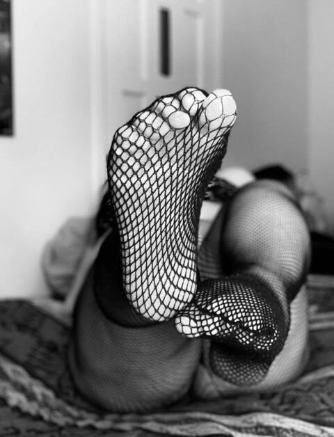 View omykitkatfree (Gothiccc Beauty) OnlyFans 155 Photos and 16 Videos for free 

 picture 2