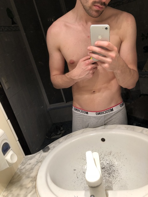 View only_andy (only_andy) OnlyFans 5 Photos and 0 Videos leaked 

 picture 2