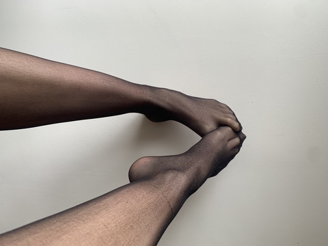View Holly 🦶 (onlyhollysfeet) OnlyFans 2 Photos and 0 Videos for free 

 picture 2
