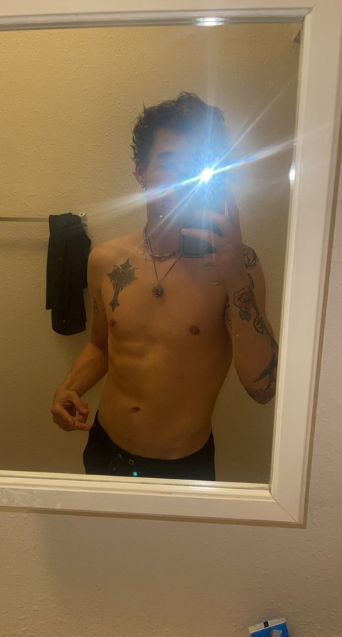 View onlyrobs OnlyFans videos and photos for free 

 picture 2