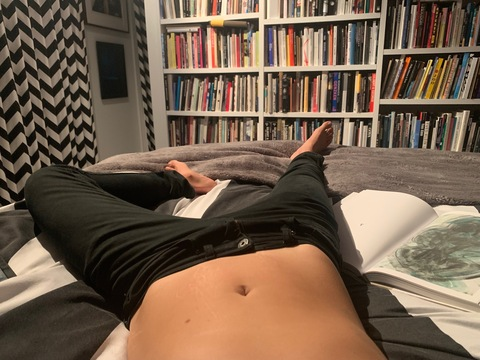 Free access to oversharielle (Ellen DeGenderless) Leaked OnlyFans 

 picture 2