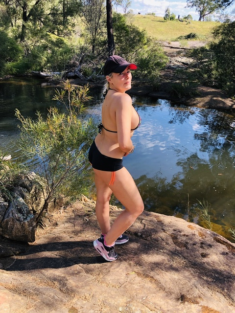 ozmissykj (OzMissyKJ 💋) free OnlyFans Leaked Pictures & Videos 

 picture 2