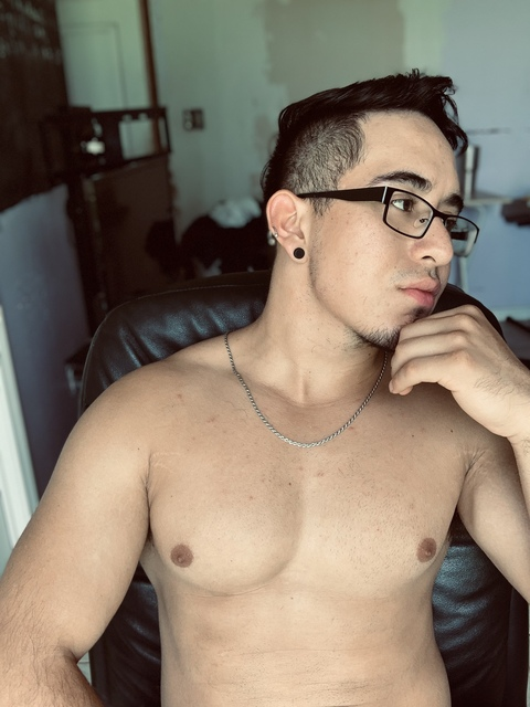 papihuerta222 OnlyFans Leaked (13 Photos and 4 Videos) 

 picture 2