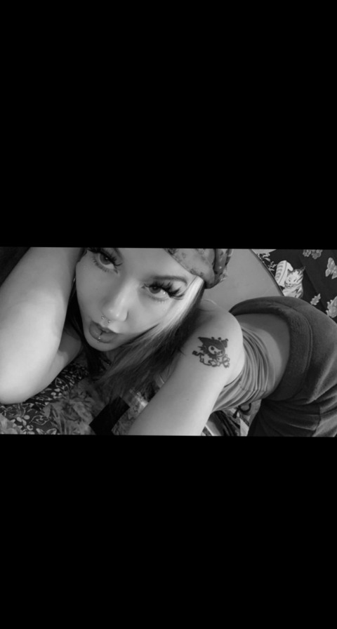 pearlrosee OnlyFans Leaks 

 picture 2