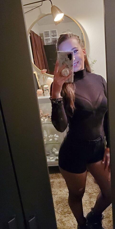 Onlyfans leaks peaxhy 

 picture 2