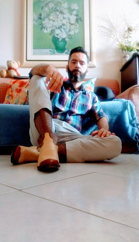 View peludaoboots (Peludao-Boots) OnlyFans 11 Photos and 0 Videos for free 

 picture 2