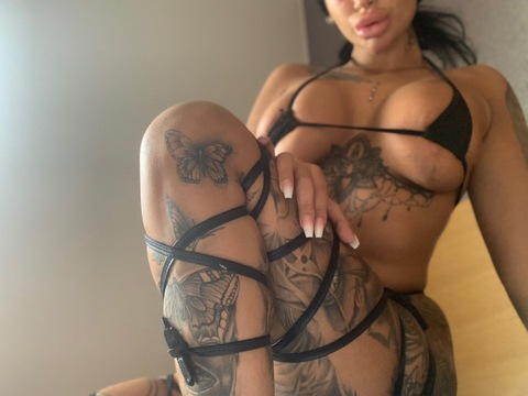 Download pernillasspicy OnlyFans content for free 

 picture 2