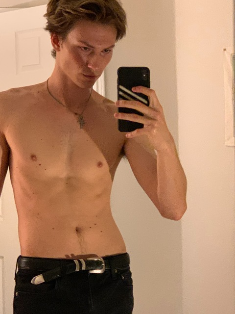 peterrrouge OnlyFans Leak (7 Photos and 0 Videos) 

 picture 2