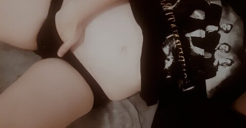 View Petitedelight;) (petitedelight666) OnlyFans 199 Photos and 33 Videos gallery 

 picture 2
