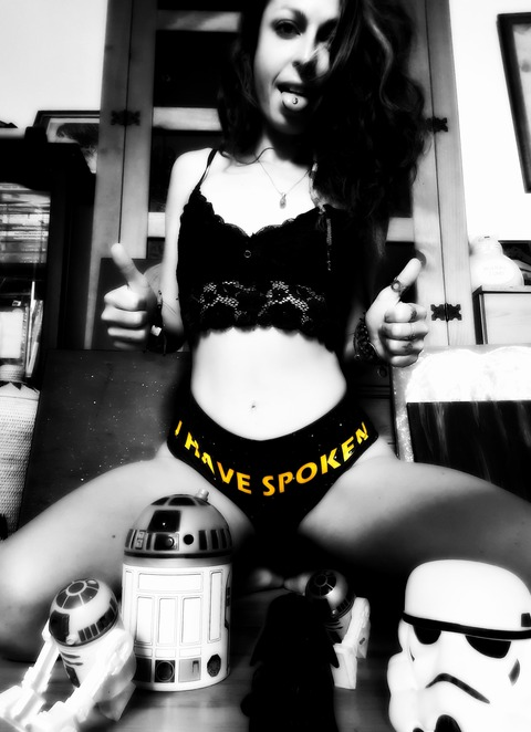 petitepixxxie OnlyFans Leaks 

 picture 2