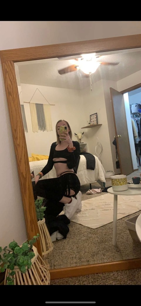 petiteprincessnene OnlyFans Leaks (21 Photos and 12 Videos) 

 picture 2