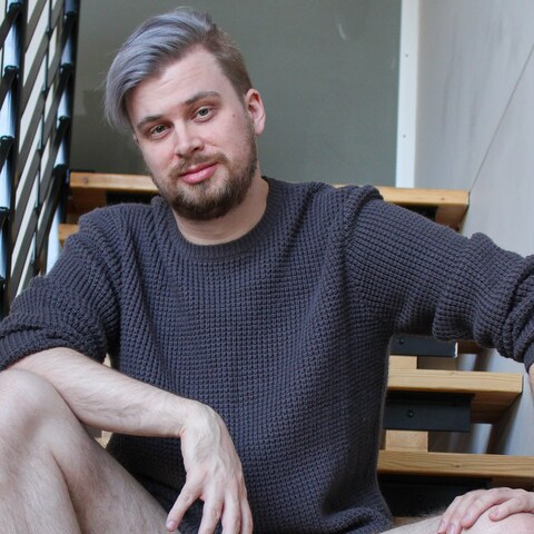 philplays25 (iPhil) OnlyFans content 

 picture 2