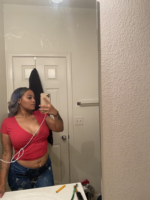 pimpcesslexii OnlyFans Leaked Photos and Videos 

 picture 2