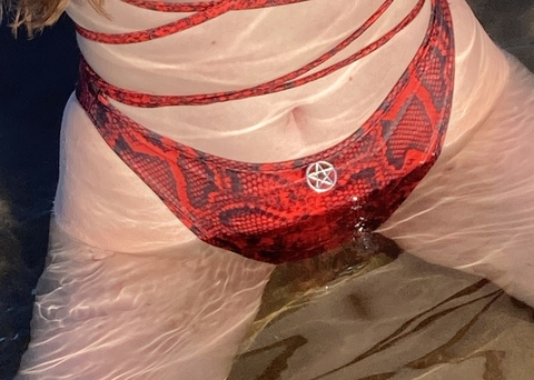pinkskyes OnlyFans Leaks 

 picture 2