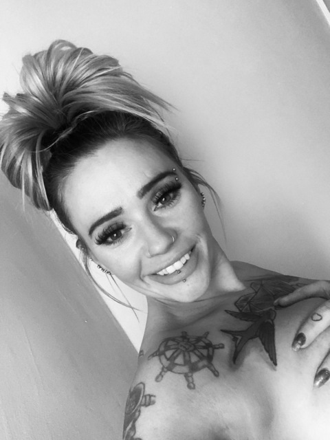 pinupflic (Flic) free OnlyFans Leaks 

 picture 2