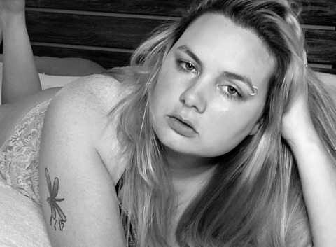 pixibabigirl143 (Pixibabigirl) OnlyFans Leaks 

 picture 2