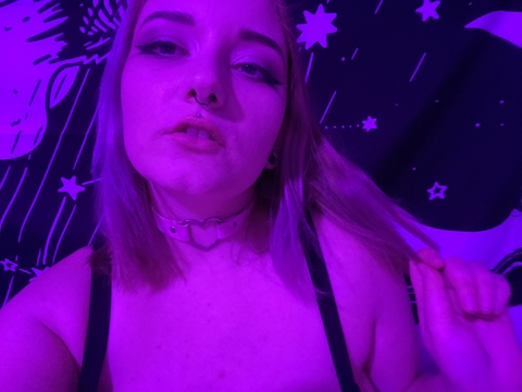 View posqueen01 OnlyFans content for free 

 picture 2