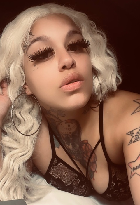 View pradablue (Prada blue) OnlyFans 14 Photos and 16 Videos leaks 

 picture 2
