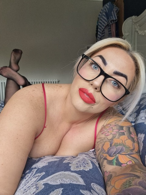 pregnantkinkywife (🇬🇧 Pregnant kinky wife 2% 🔝 🇬🇧) OnlyFans Leaked Content 

 picture 2