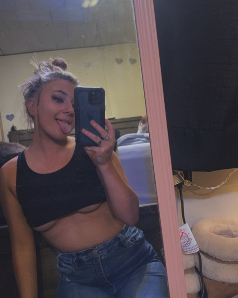 Onlyfans leaks prettiestgirlxo 

 picture 2