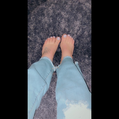 View pretty_feet_4_your_sole OnlyFans videos and photos for free 

 picture 2
