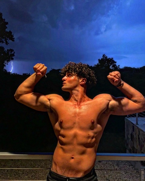 View prettyboyryan OnlyFans content for free 

 picture 2