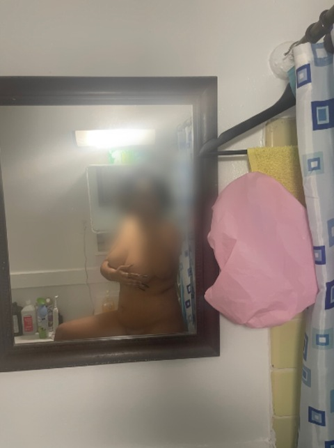 prettybtchlay (aalayeshaa💘) free OnlyFans Leaked Pictures & Videos 

 picture 2