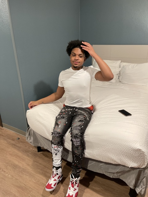 prettybttmdj OnlyFans Leak (4 Photos and 107 Videos) 

 picture 2
