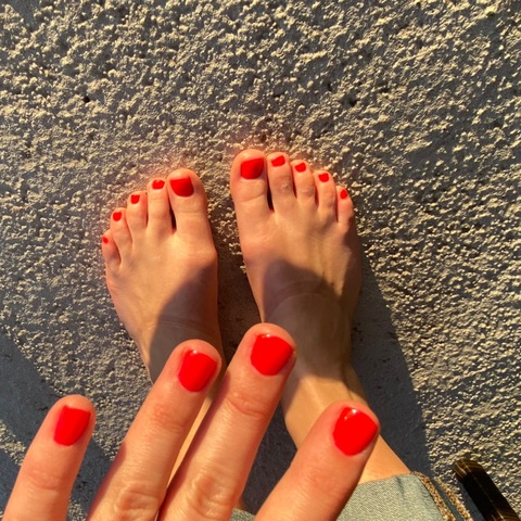 View prettyfeetgirlonly (prettyfeetgirl) OnlyFans 4 Photos and 3 Videos for free 

 picture 2