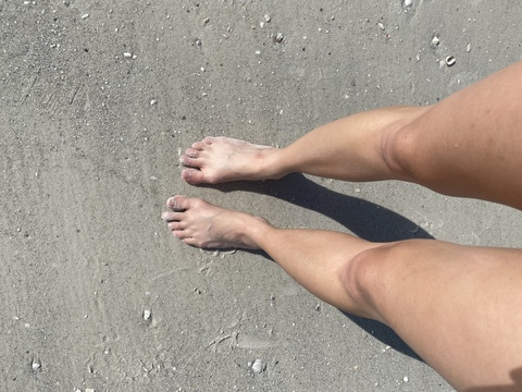 prettyflor (Hey dudeeee 👣❤️) free OnlyFans Leaked Pictures & Videos 

 picture 2