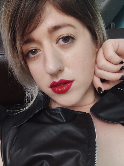 View prettygirl011 OnlyFans content for free 

 picture 2
