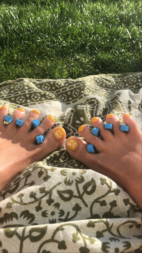 prettylittlefeetfootsies OnlyFans Leak 

 picture 2