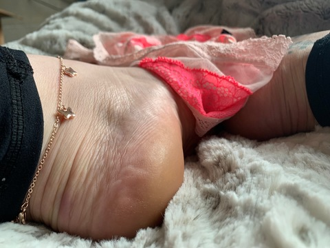 View prettypaws021 OnlyFans videos and photos for free 

 picture 2