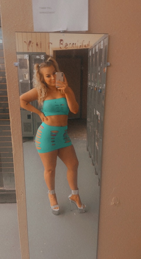 prettypixieee OnlyFans Leaked (31 Photos and 15 Videos) 

 picture 2