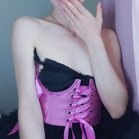 Onlyfans leaks prettyprettyerin 

 picture 2
