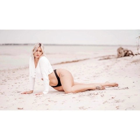 View Blondebaby (prettysnowbunni) OnlyFans 47 Photos and 4 Videos gallery 

 picture 2