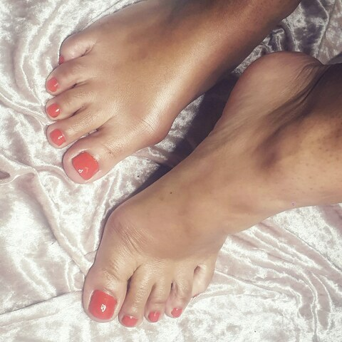 View prettytoeslikethesefree (Pretty Toes Like These FREE) OnlyFans 50 Photos and 3 Videos leaks 

 picture 2