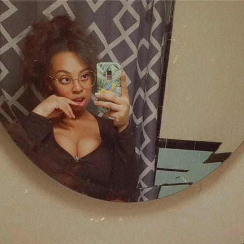 princessamia007 (MiaaaBabyyy) OnlyFans Leaked Videos and Pictures 

 picture 2