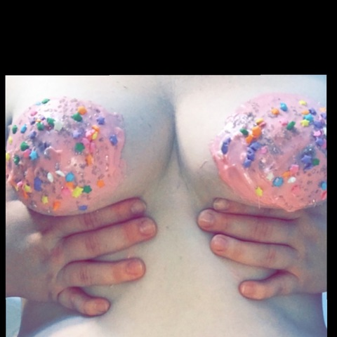 View princessbrittany69 (Princessbrittany69) OnlyFans 43 Photos and 5 Videos gallery 

 picture 2