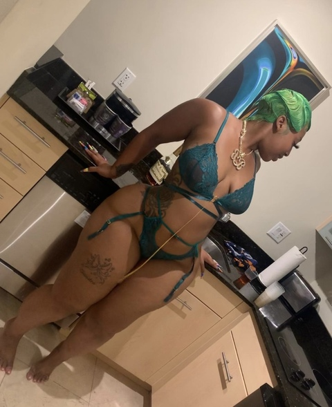 Free access to @proffessa_finnessaaa (Bigg Bevv) Leaked OnlyFans 

 picture 2