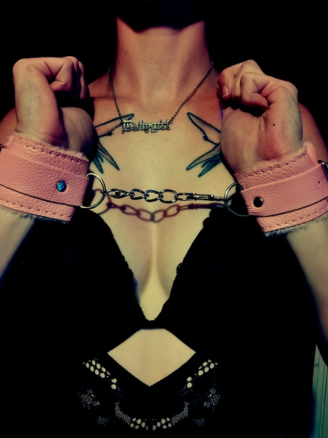 View psychokitty92 OnlyFans content for free 

 picture 2